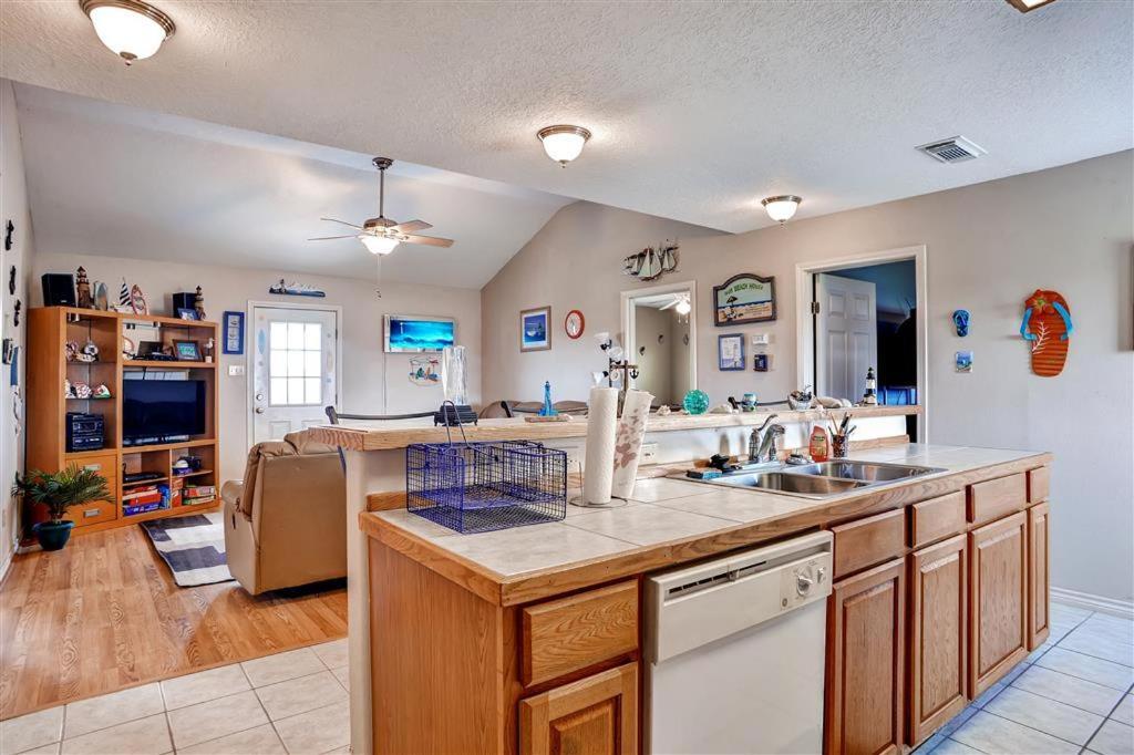 Beautiful Beach House with Sunset View&Large Deck! Surfside Beach Exterior foto